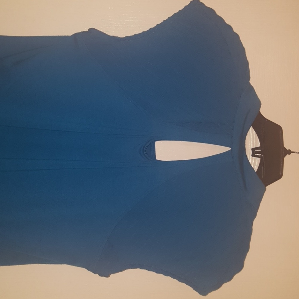 Tee - Picture 4 of 4